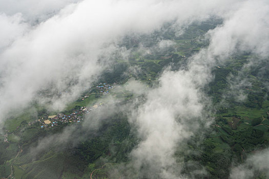 航拍视角高山