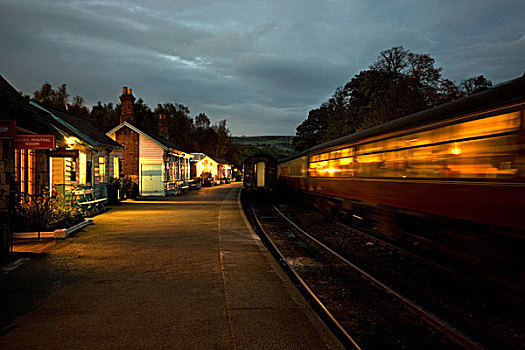 火车站,黄昏,北约克郡,英格兰,英国