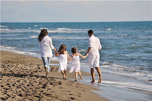高兴,年轻家庭,开心,海滩