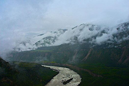 雅鲁藏布大峡谷风景