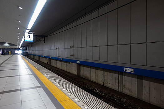 日本关西机场站月台