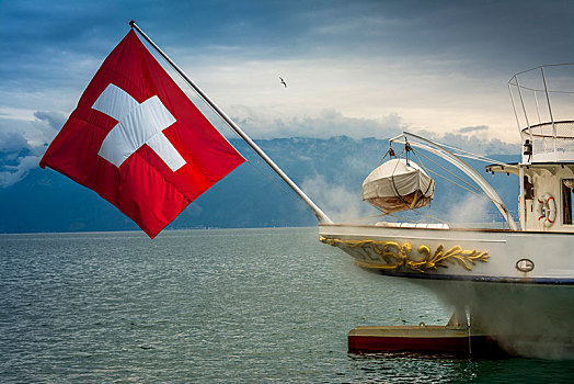 桨轮船,日内瓦湖,瑞士国旗,沃州,瑞士,欧洲