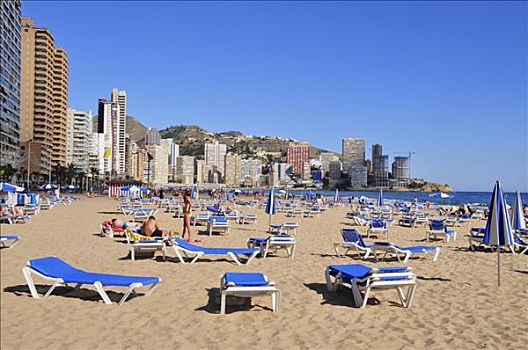 空,折叠躺椅,海滩,贝尼多姆,白色海岸,西班牙
