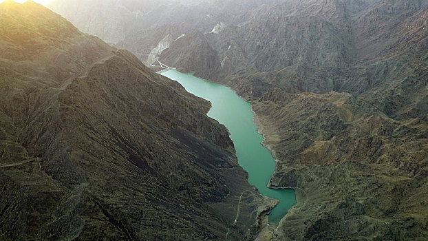 新疆哈密,航拍榆树沟水库