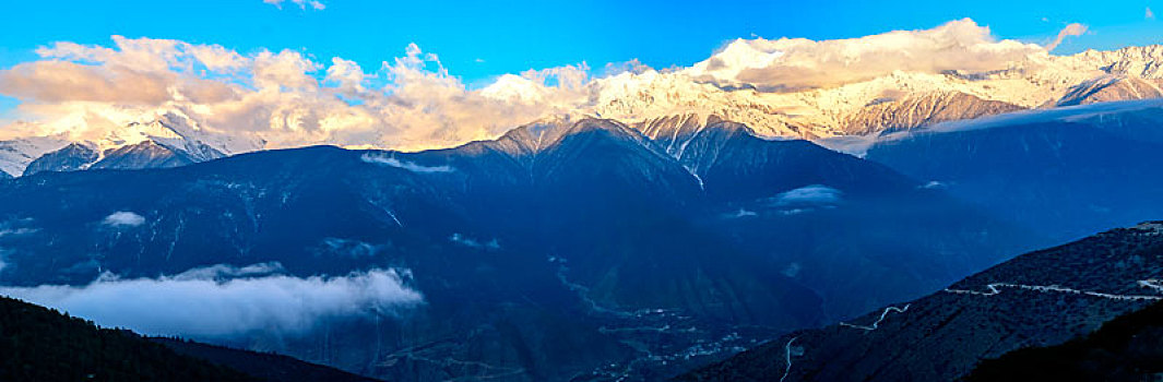 梅里雪山