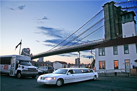 布鲁克林大桥,豪华轿车