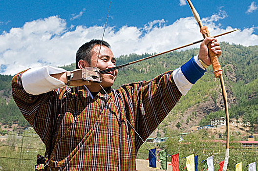 男青年,瞄准,弓箭,廷布,不丹