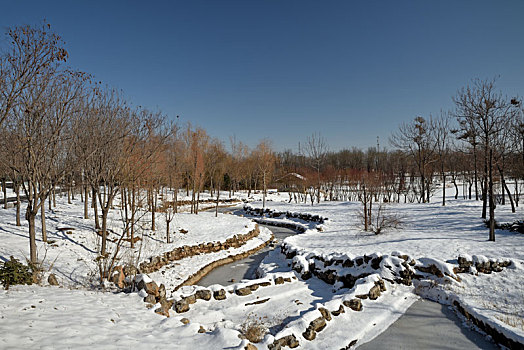 河北省石家庄市龙泉湖公园雪景