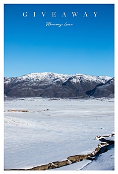 新疆阿勒泰地区山区路上野外风光冬季冬天雪山冰天雪地