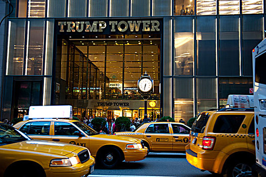 交通,黄昏,黄色,出租车,正面,入口,塔楼,第5大道,市中心,曼哈顿,纽约,美国,北美