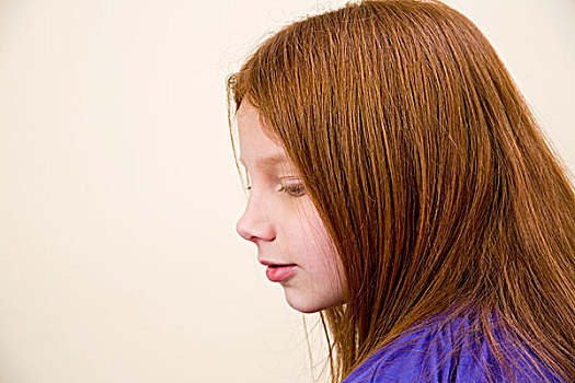 10岁,红发,女孩