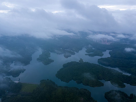 航拍广东惠州红花湖景区云海风光