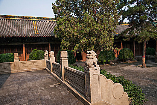 山西省晋中历史文化名城---榆次老城城隍庙庭院石栏杆石雕塑
