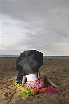 伴侣,伞,海滩