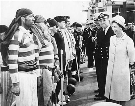 伊丽莎白二世女王,高,海军上将,全体人员,乘坐