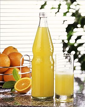橘子水,玻璃杯,瓶子