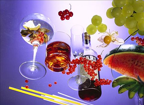 堪培利酒,水果,玻璃杯,玻璃盘