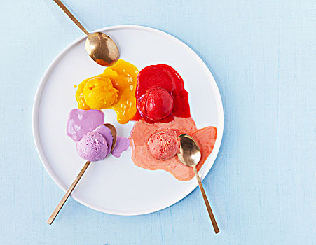 俯视,融化,彩色,意大利冰淇淋,冰淇淋,金色,勺子,盘子,棚拍