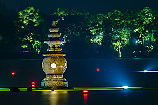 杭州西湖三潭印月夜景
