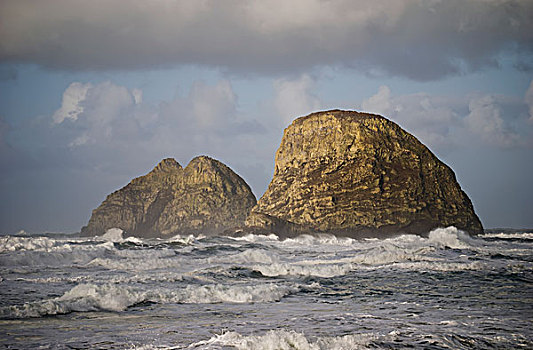 波浪,靠近,三个,拱形,石头,海边,俄勒冈,美国