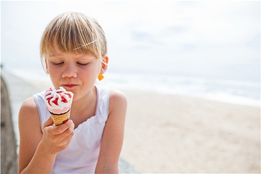女孩,冰淇淋,靠近,海滩