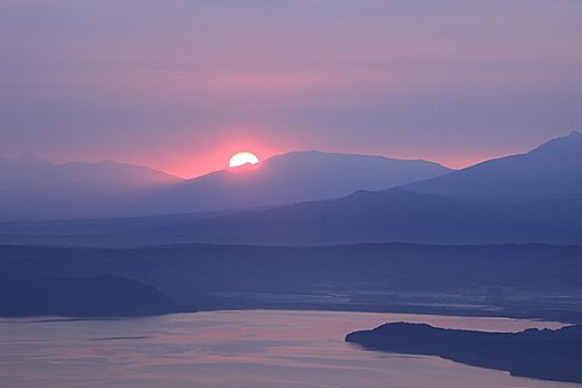 湖,日出,山路