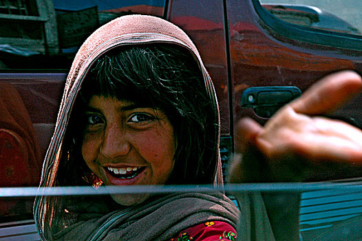阿富汗,女孩,钱,窗户,拥挤,街道,喀布尔,孩子,风景,请求,首都,五月,2007年