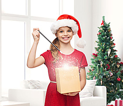 圣诞节,休假,高兴,人,概念,微笑,女孩,圣诞老人,帽子,礼盒,魔法棒,上方,客厅,圣诞树,背景