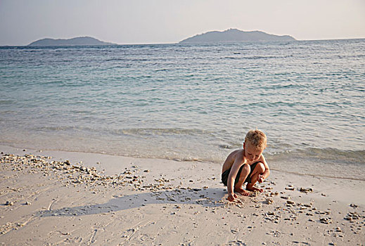 男孩,玩,沙子,海滩,岛屿,马来西亚