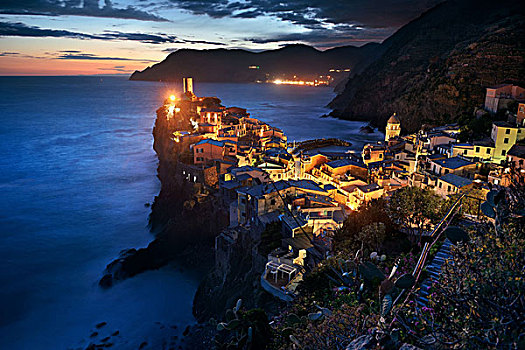 维纳扎,夜晚,建筑,岩石上,上方,海洋,五渔村,意大利