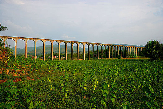 重庆梁平双桂湖附近农业生产灌溉用的灌排工程管道