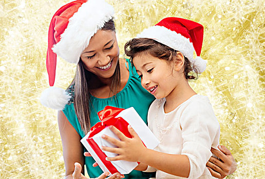 圣诞节,休假,庆贺,家庭,人,概念,高兴,母亲,小女孩,圣诞老人,帽子,礼盒,上方,黄光,背景