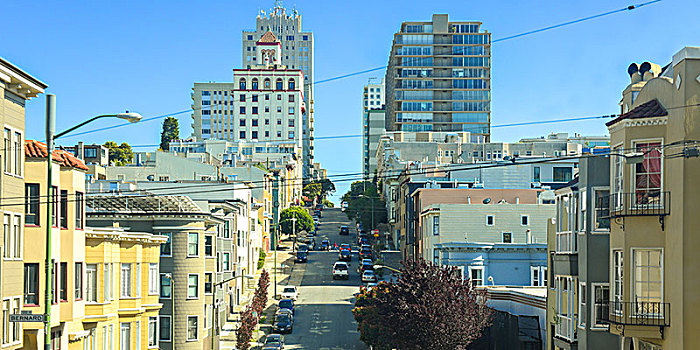 旧金山,坡度极大的街道