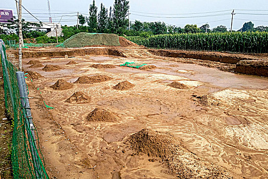 河南鹤壁,古墓发掘考古现场