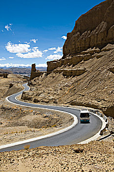 西藏阿里地区扎达土林公路