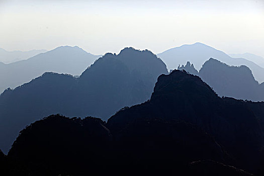 山峦,山顶,远景