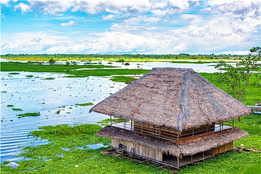 小屋,河