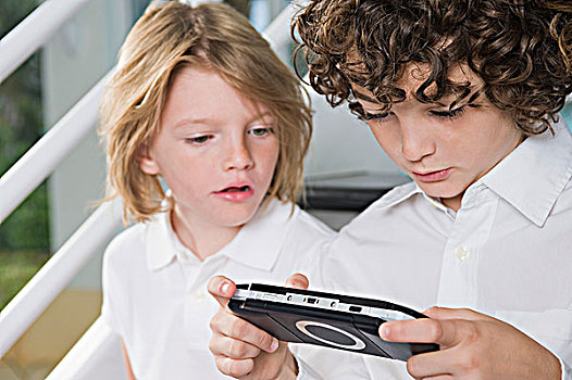 男孩,玩,电子游戏,姐妹,看,信息技术
