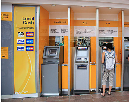 新加坡牛车水银行自助atm信用卡