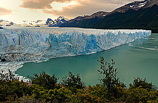阿根廷,巴塔哥尼亚,洛斯格拉希亚雷斯国家公园,莫雷诺冰川