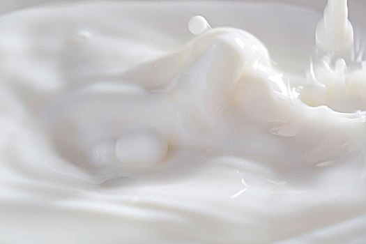 流动的牛奶,牛奶激起的波纹