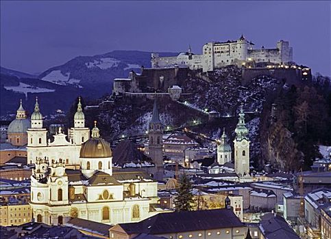 奥地利,萨尔茨堡,要塞,霍亨萨尔斯堡城堡,教会,教堂,圣芳济修会,夜晚