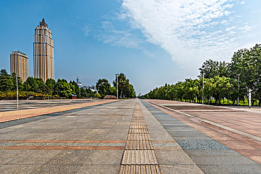 武汉汉口江滩公园五福广场