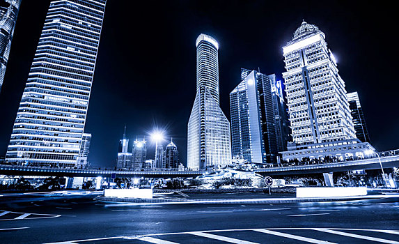 上海cbd摩天大楼街道夜景