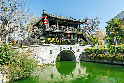 运河上的廊桥建筑,山东省台儿庄古城