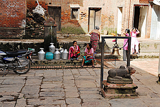 女人,取回,水,巴克塔普尔,加德满都山谷,尼泊尔,亚洲