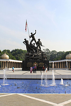 马来西亚吉隆坡湖滨公园国家英雄纪念碑七勇士铜像