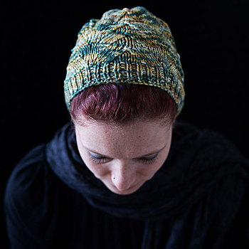 女人,头部,绿色,毛织品,帽子,黑色背景