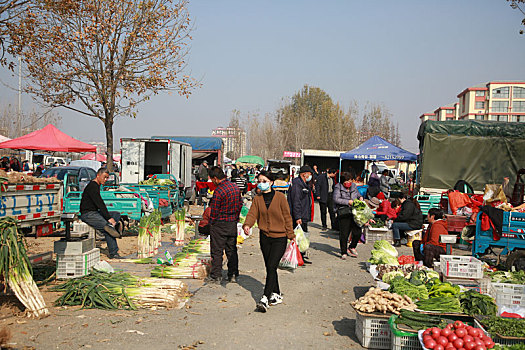 山东省青岛市,有300年历史的泊里大集,特色美食让人满意而归