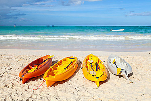 彩色,塑料制品,皮划艇,空,沙滩,海岸,大西洋,多米尼加共和国